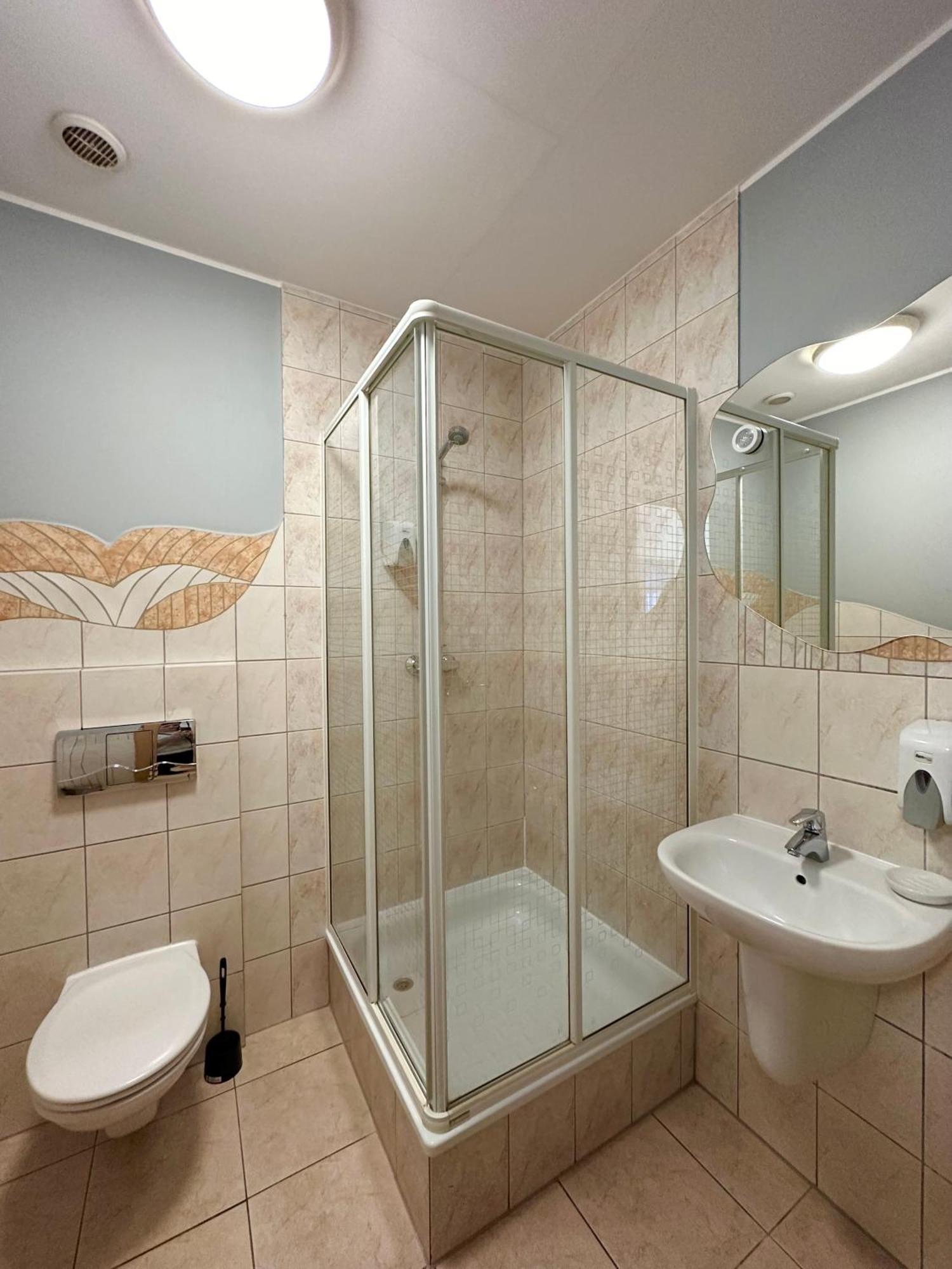 Bralin Motel Za Miedza מראה חיצוני תמונה