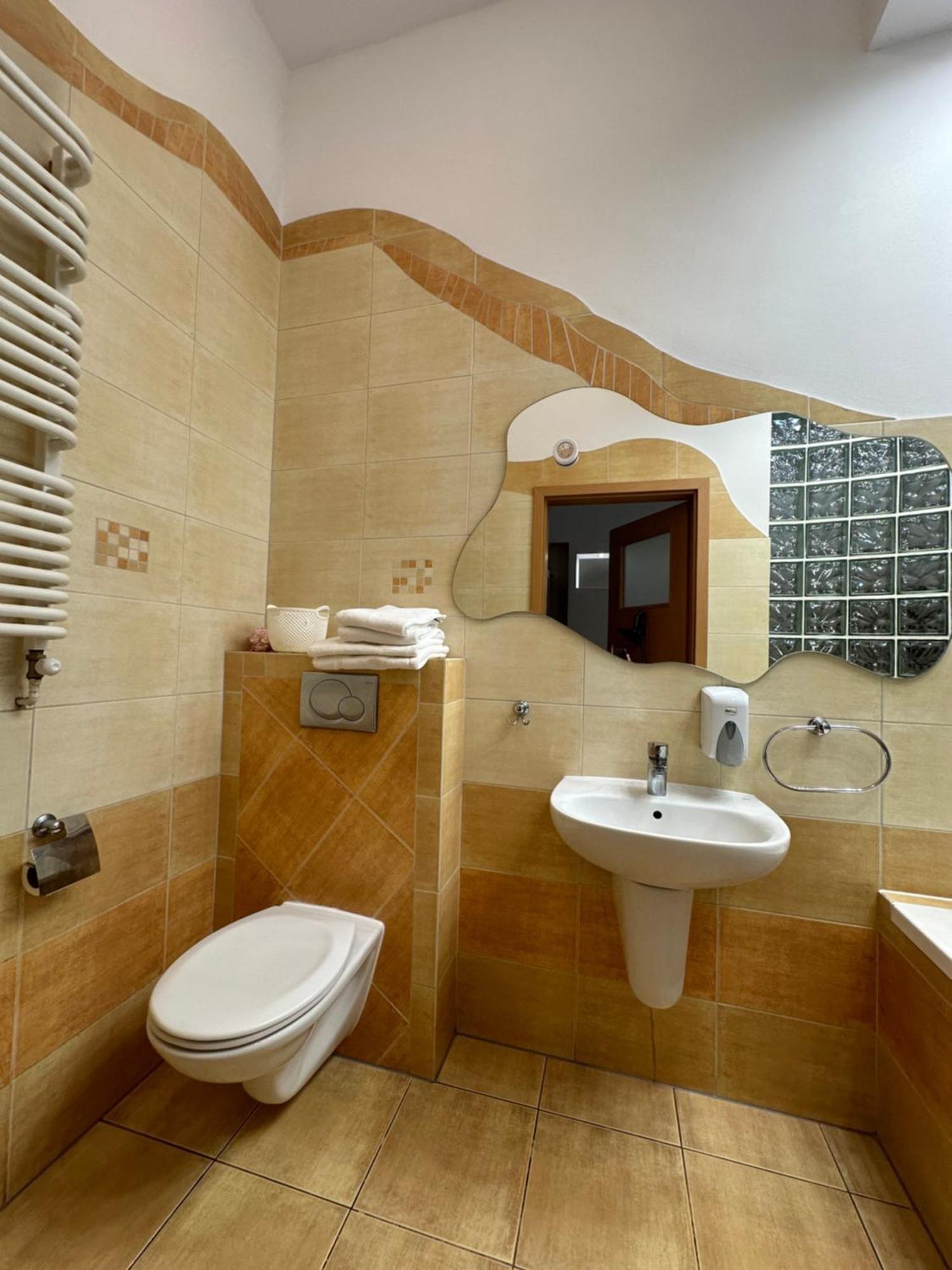 Bralin Motel Za Miedza מראה חיצוני תמונה