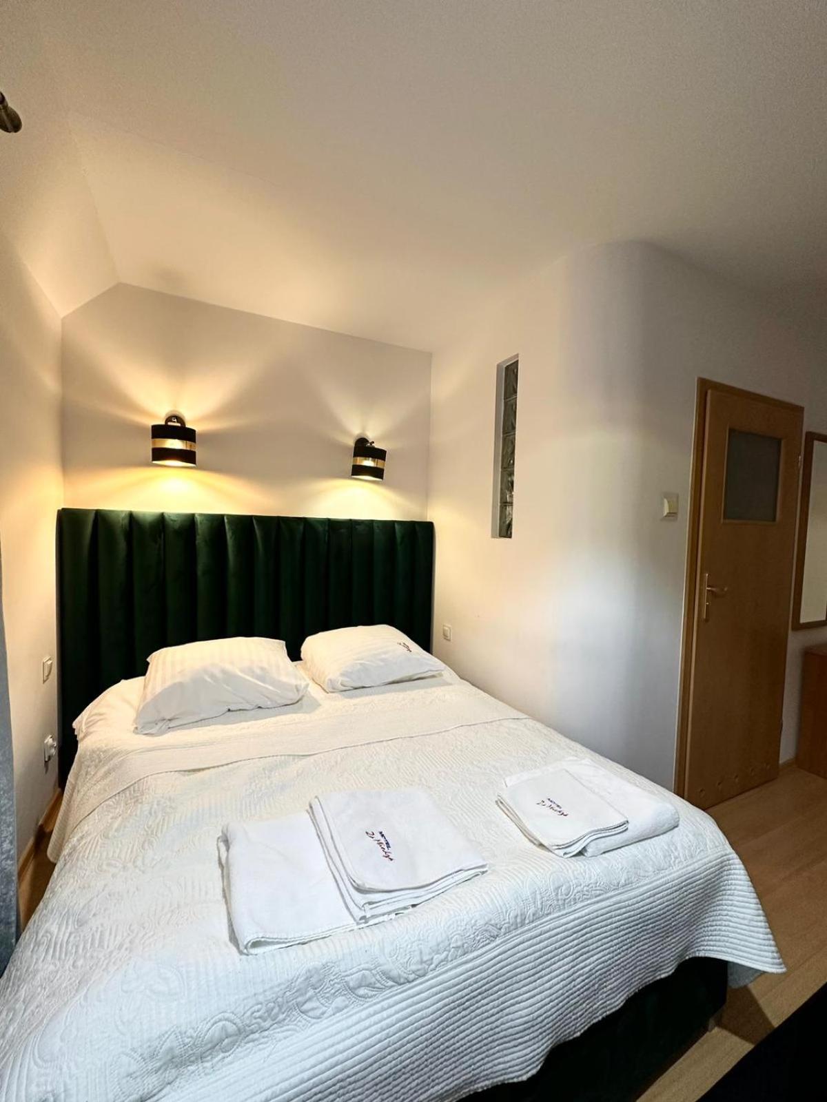 Bralin Motel Za Miedza מראה חיצוני תמונה