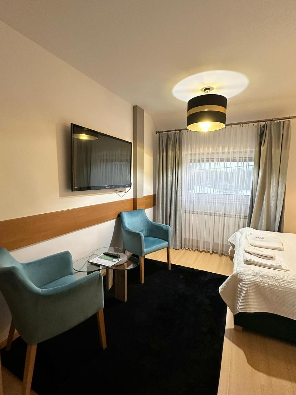 Bralin Motel Za Miedza מראה חיצוני תמונה