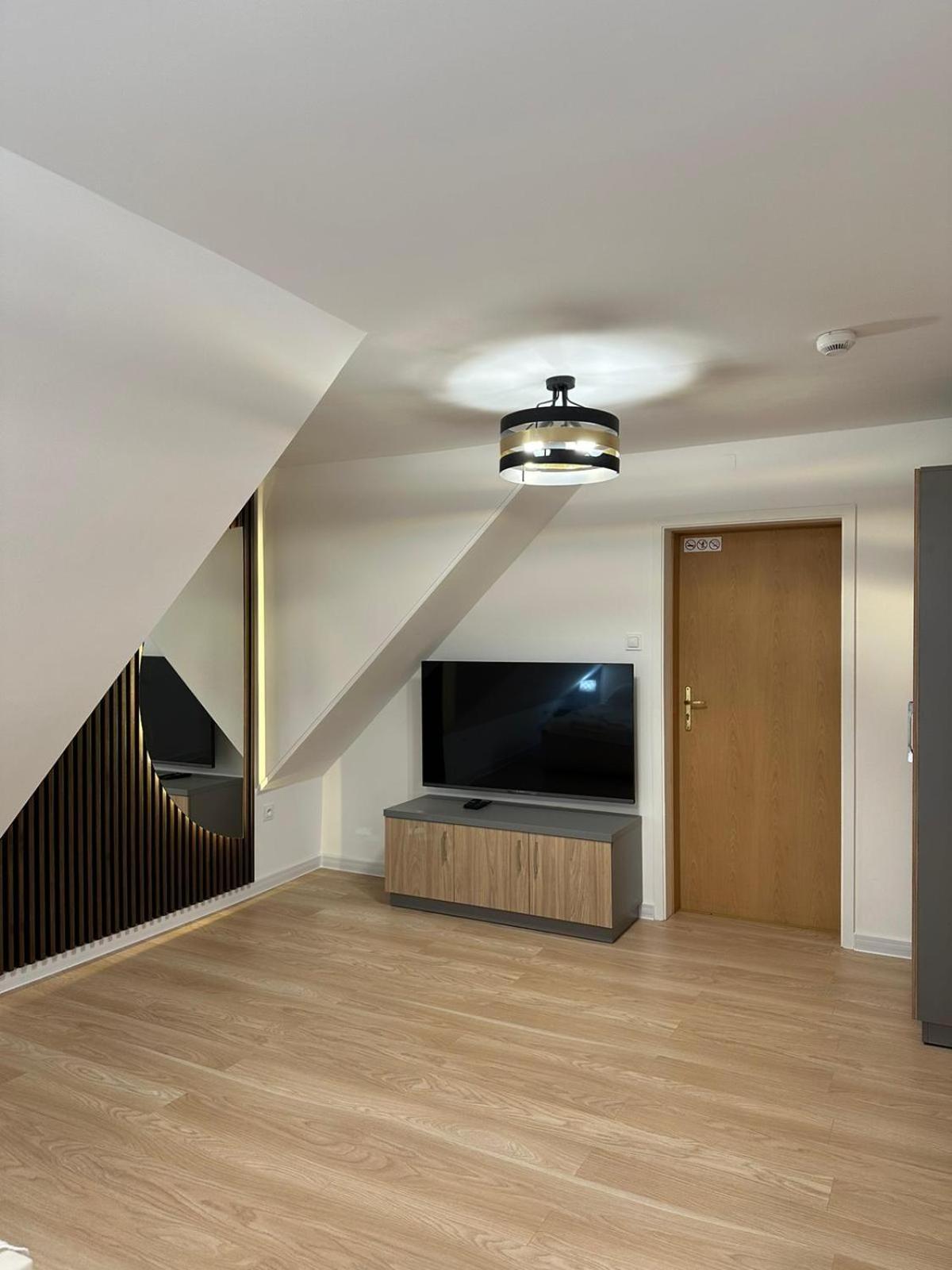 Bralin Motel Za Miedza מראה חיצוני תמונה