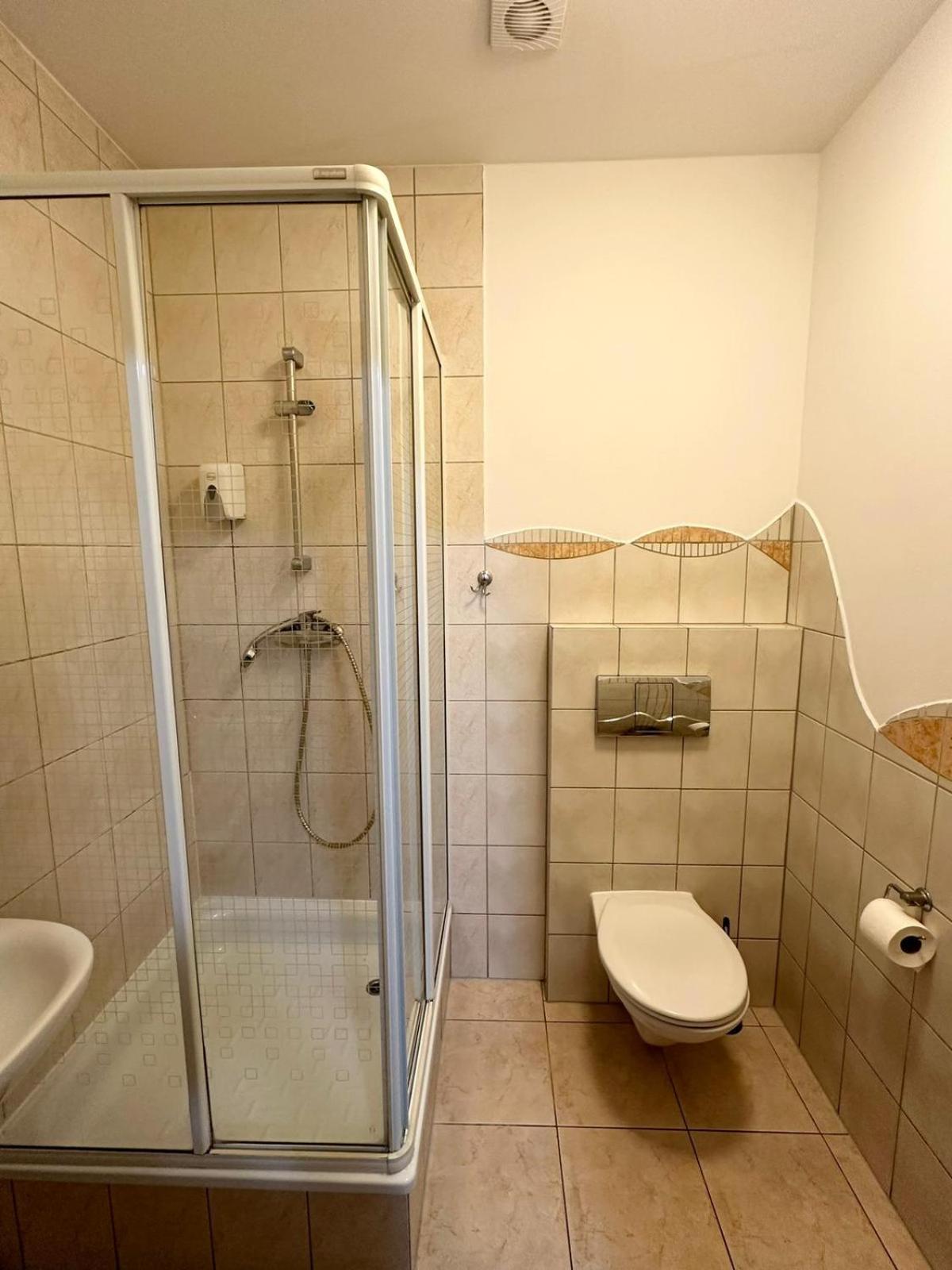 Bralin Motel Za Miedza מראה חיצוני תמונה