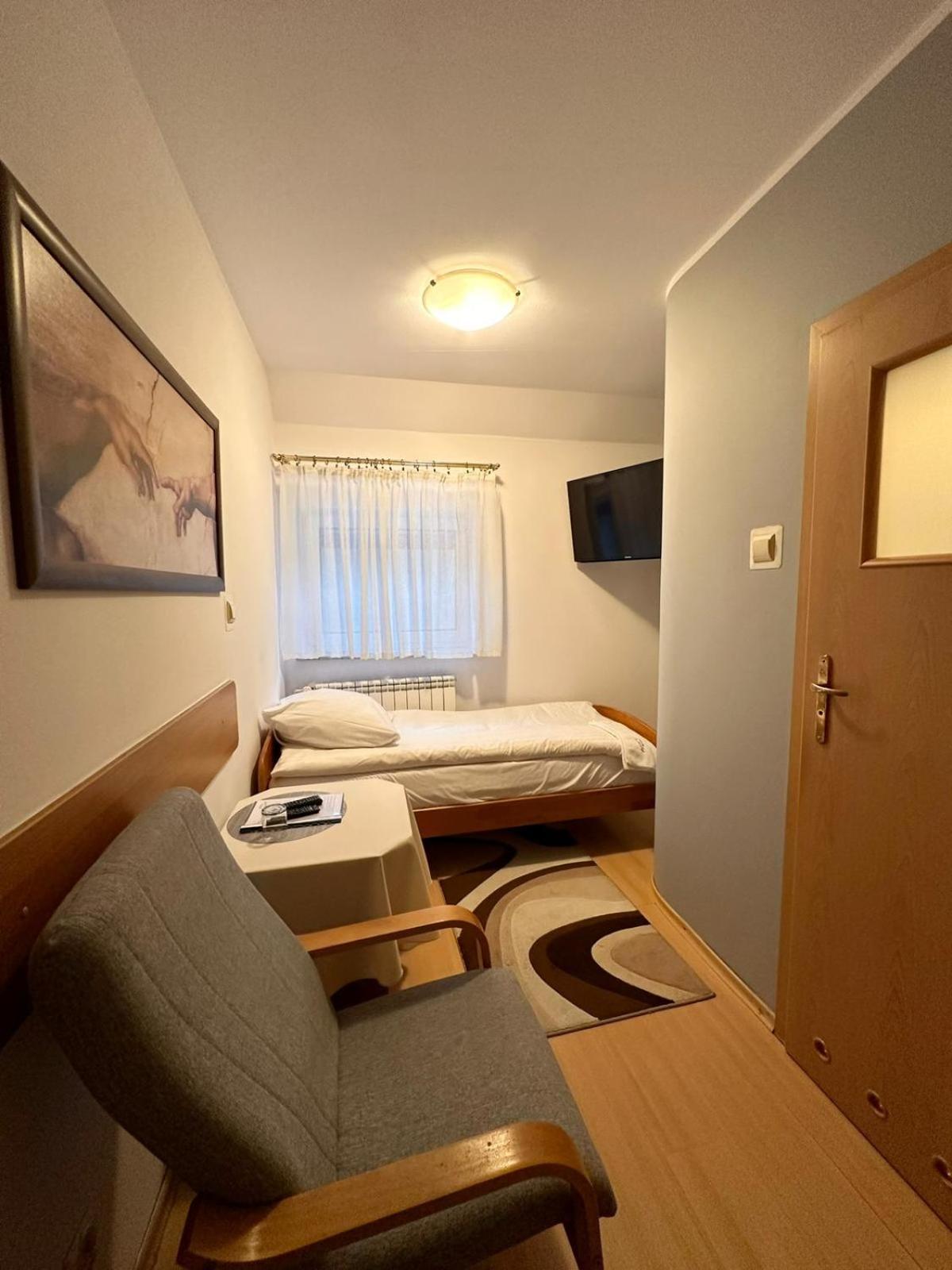 Bralin Motel Za Miedza מראה חיצוני תמונה