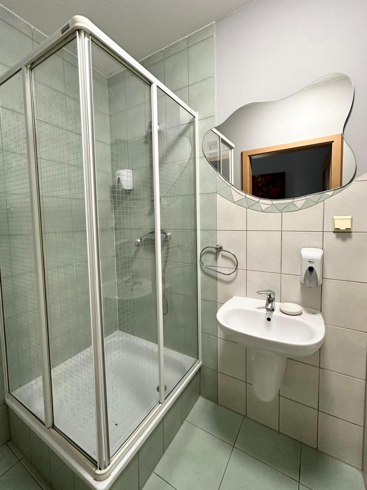 Bralin Motel Za Miedza מראה חיצוני תמונה