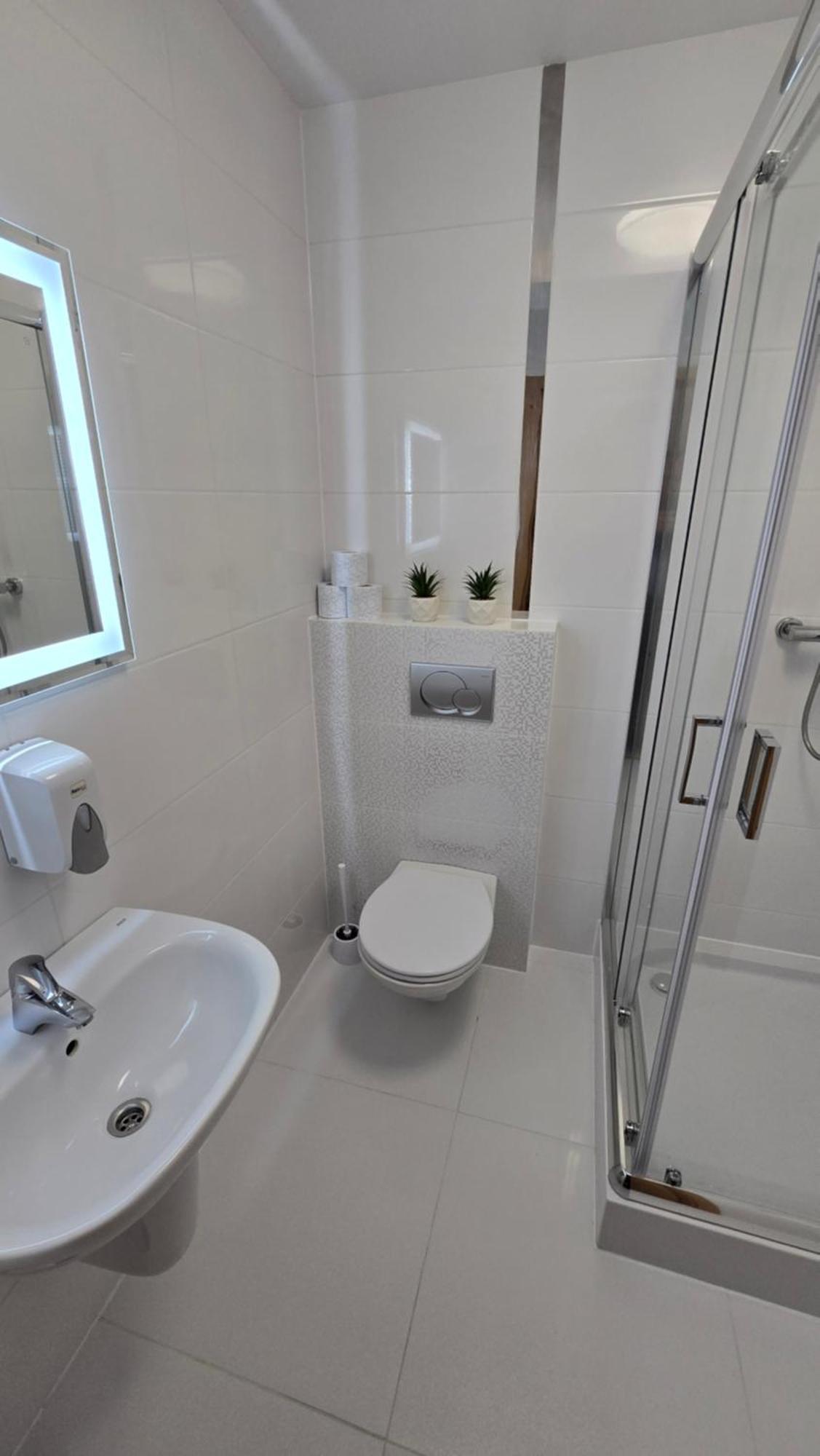 Bralin Motel Za Miedza מראה חיצוני תמונה
