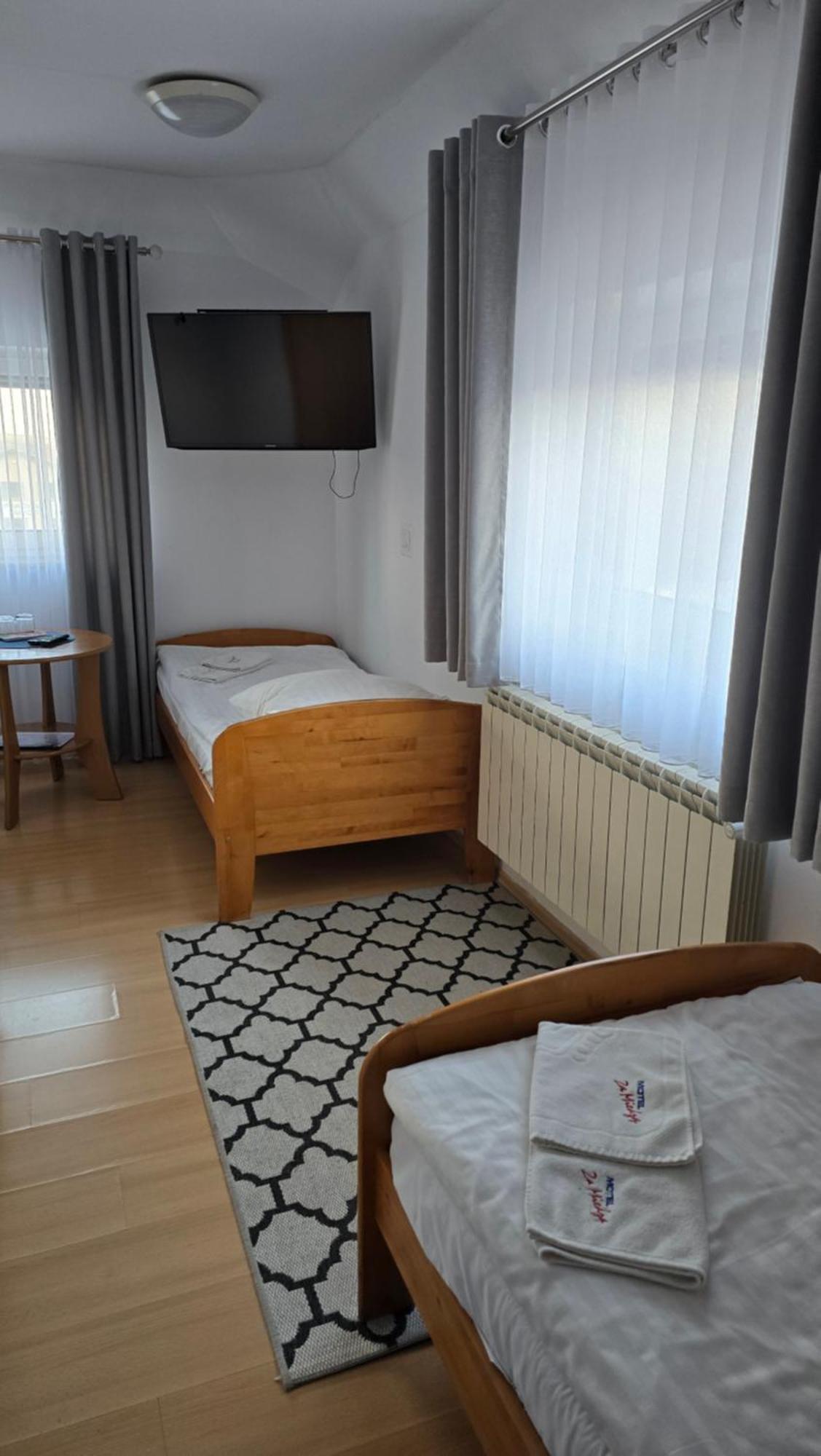 Bralin Motel Za Miedza מראה חיצוני תמונה
